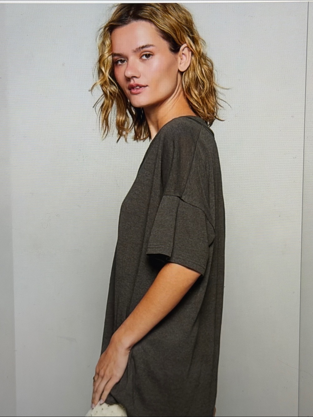POL Olive Oversized V-Neck Short Sleeve Tee - Picture 2 of 6